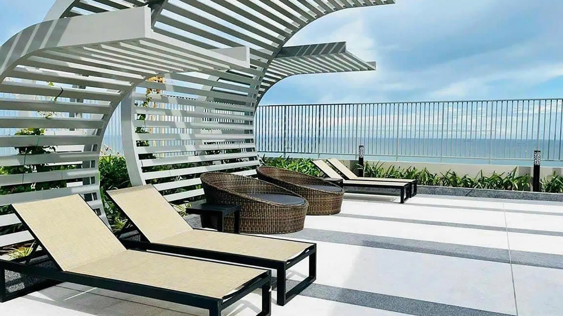 Apartment The Song Vung Tau - Pool Rooftop Free- Ocean View Nearbeach Vietnam