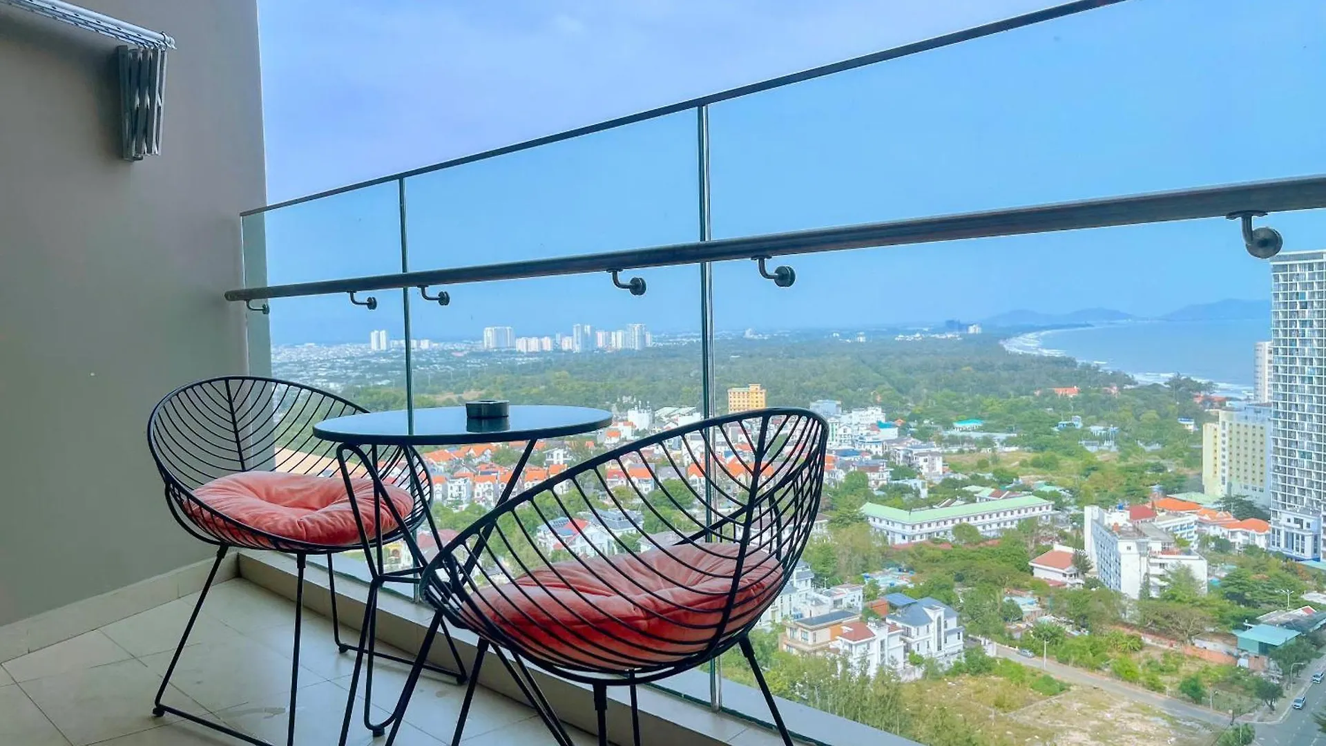 The Song Vung Tau - Pool Rooftop Free- Ocean View Nearbeach Apartment