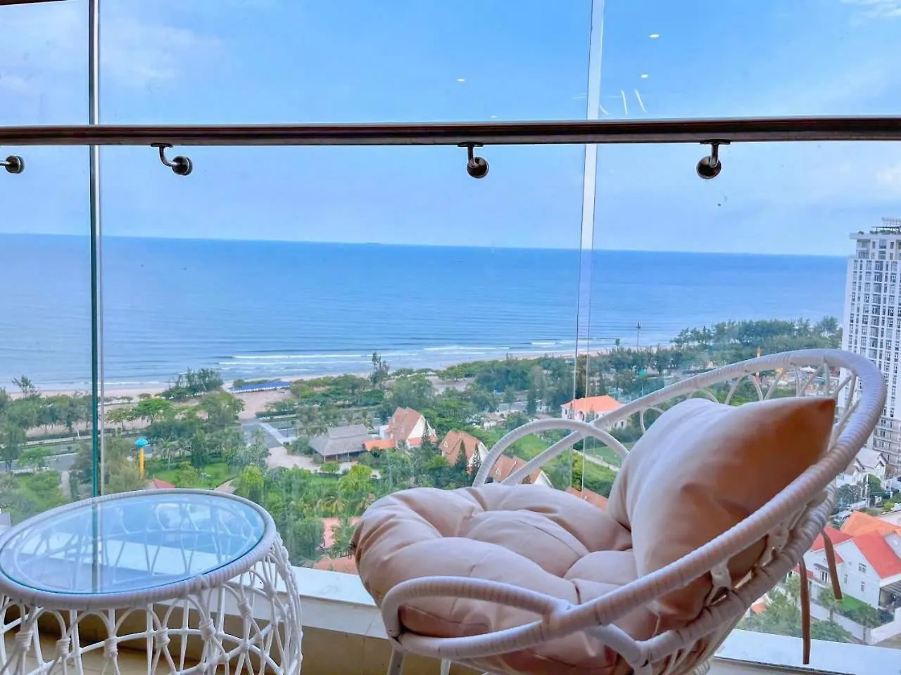 The Song Vung Tau - Pool Rooftop Free- Ocean View Nearbeach Apartment